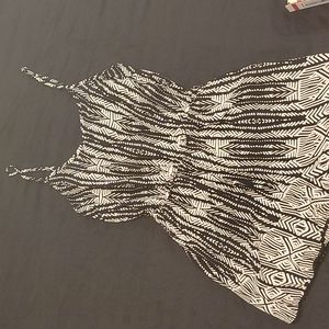 Black and White Romper W/Pockets and Adjustable Straps, Size M